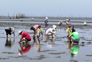 �������